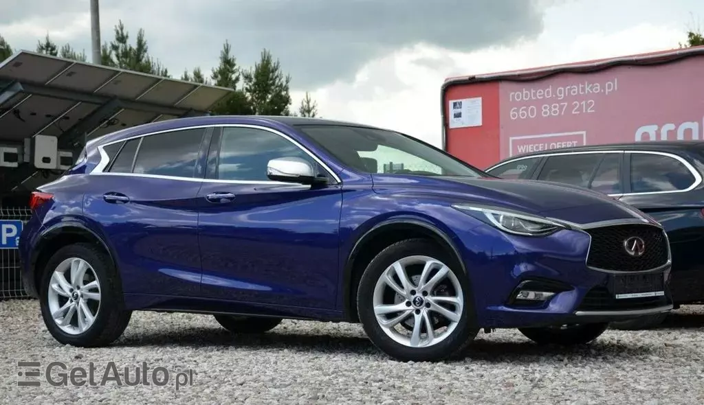 INFINITI Q30 
