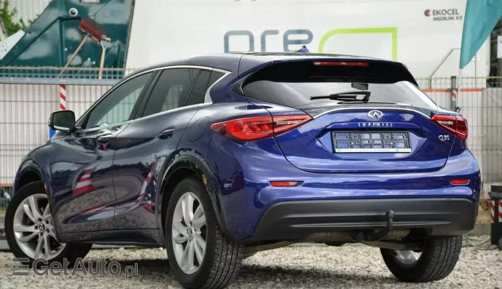 INFINITI Q30 