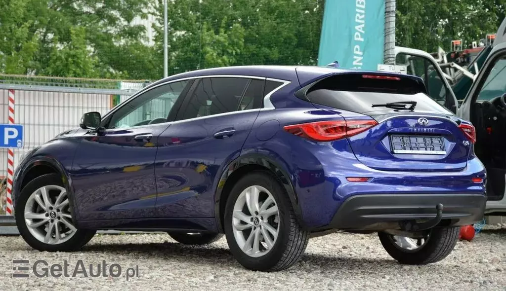 INFINITI Q30 