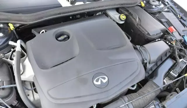 INFINITI Q30 