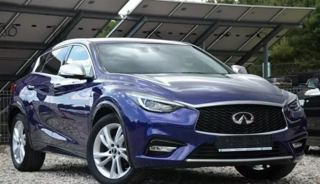 INFINITI Q30 