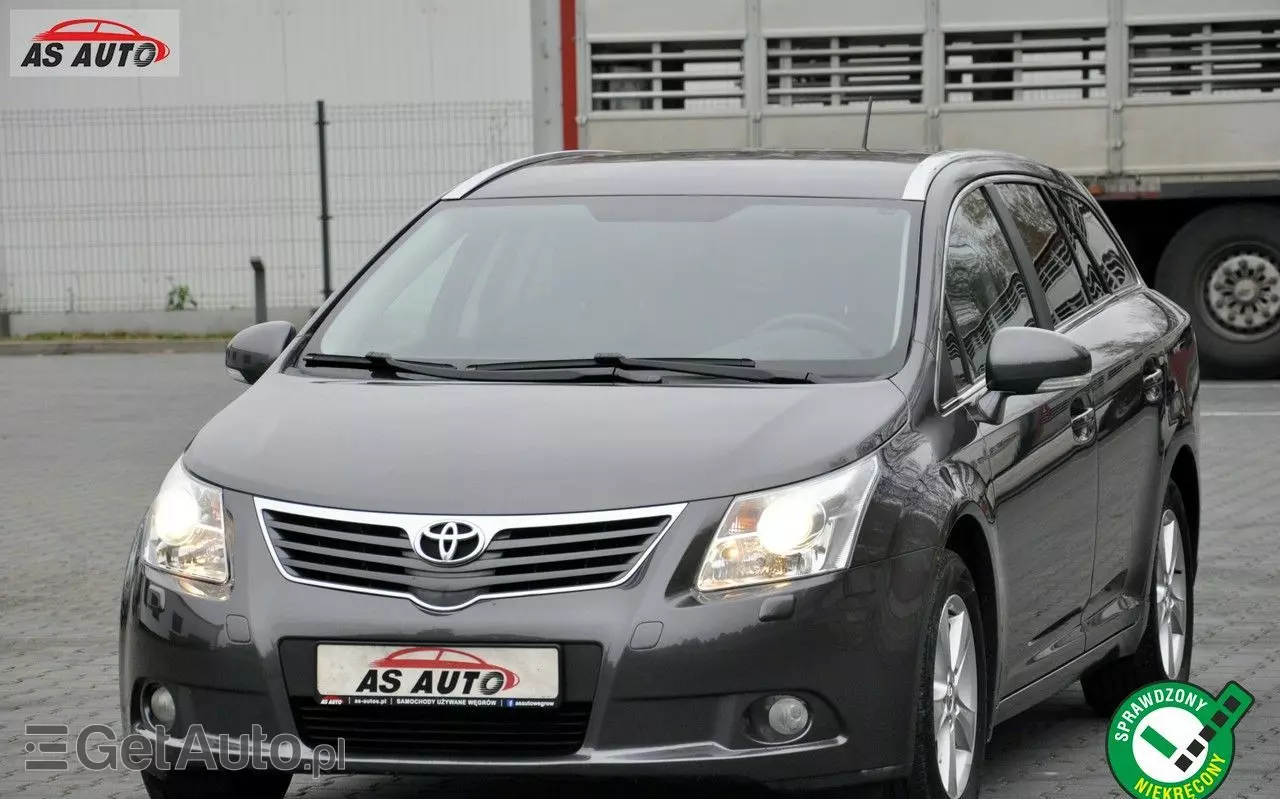 TOYOTA Avensis Combi 1.6 Sol