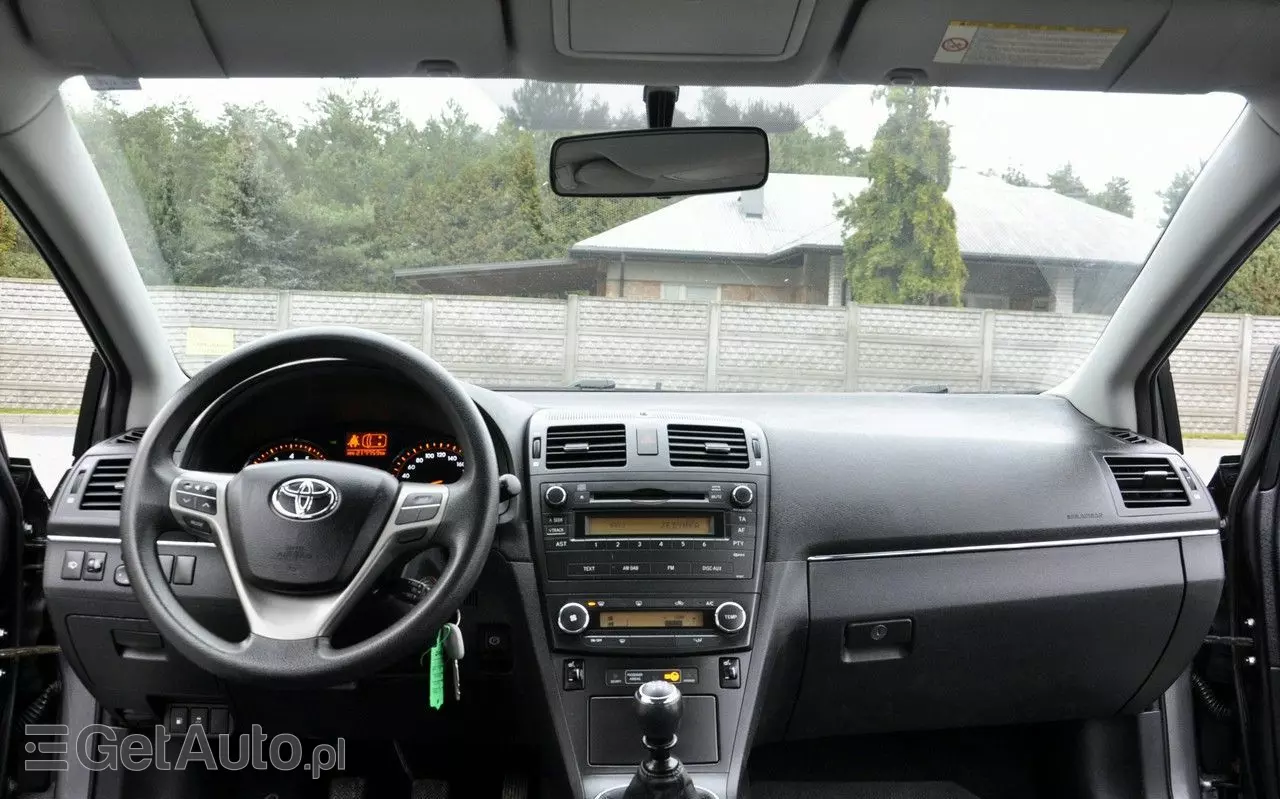 TOYOTA Avensis Combi 1.6 Sol