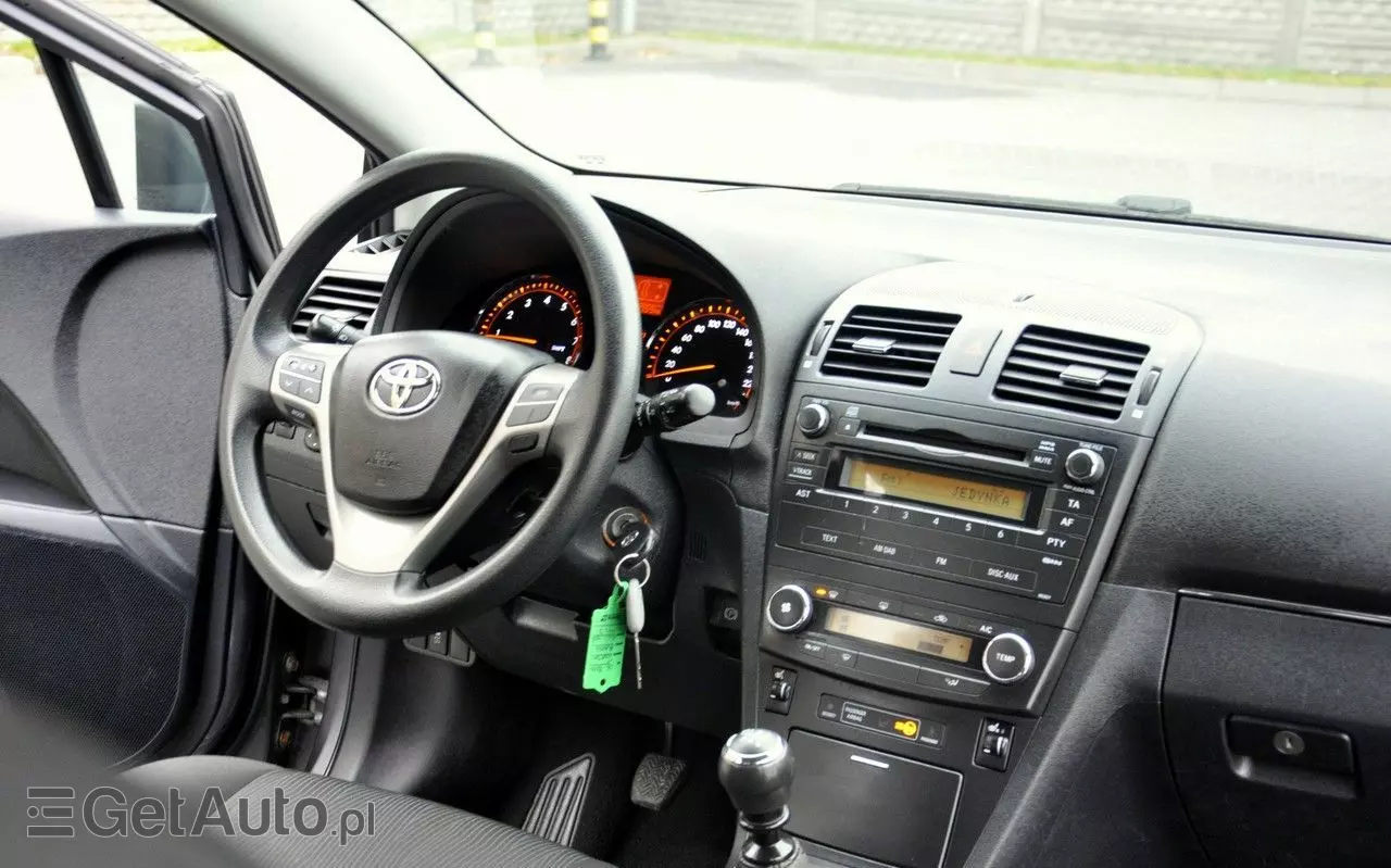 TOYOTA Avensis Combi 1.6 Sol