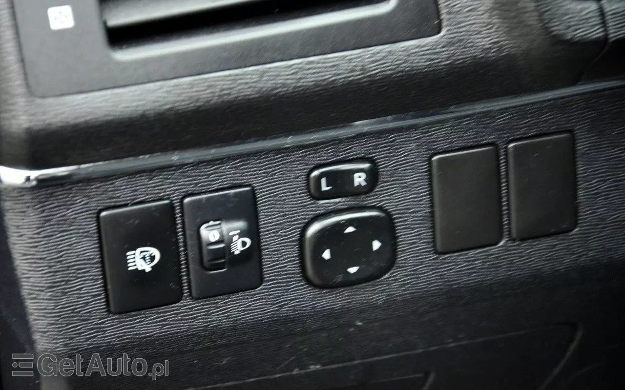 TOYOTA Avensis Combi 1.6 Sol