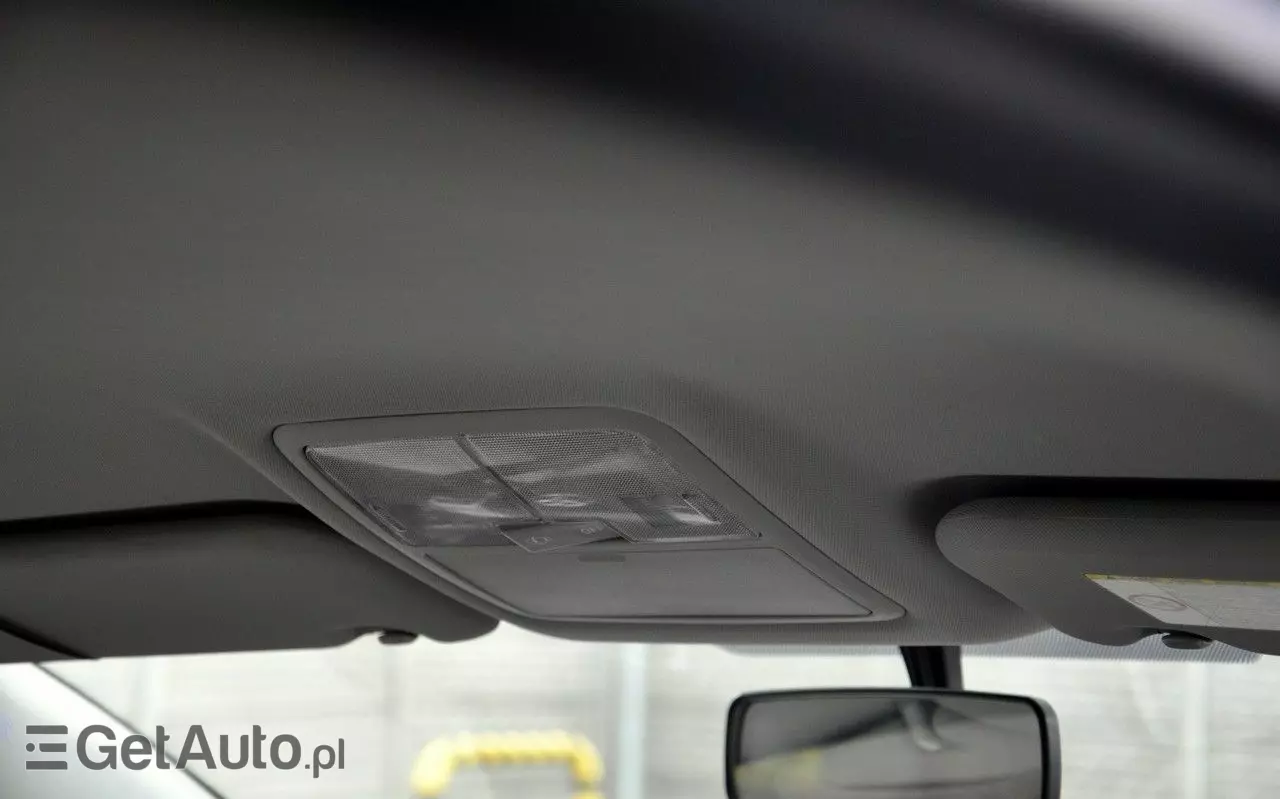 TOYOTA Avensis Combi 1.6 Sol