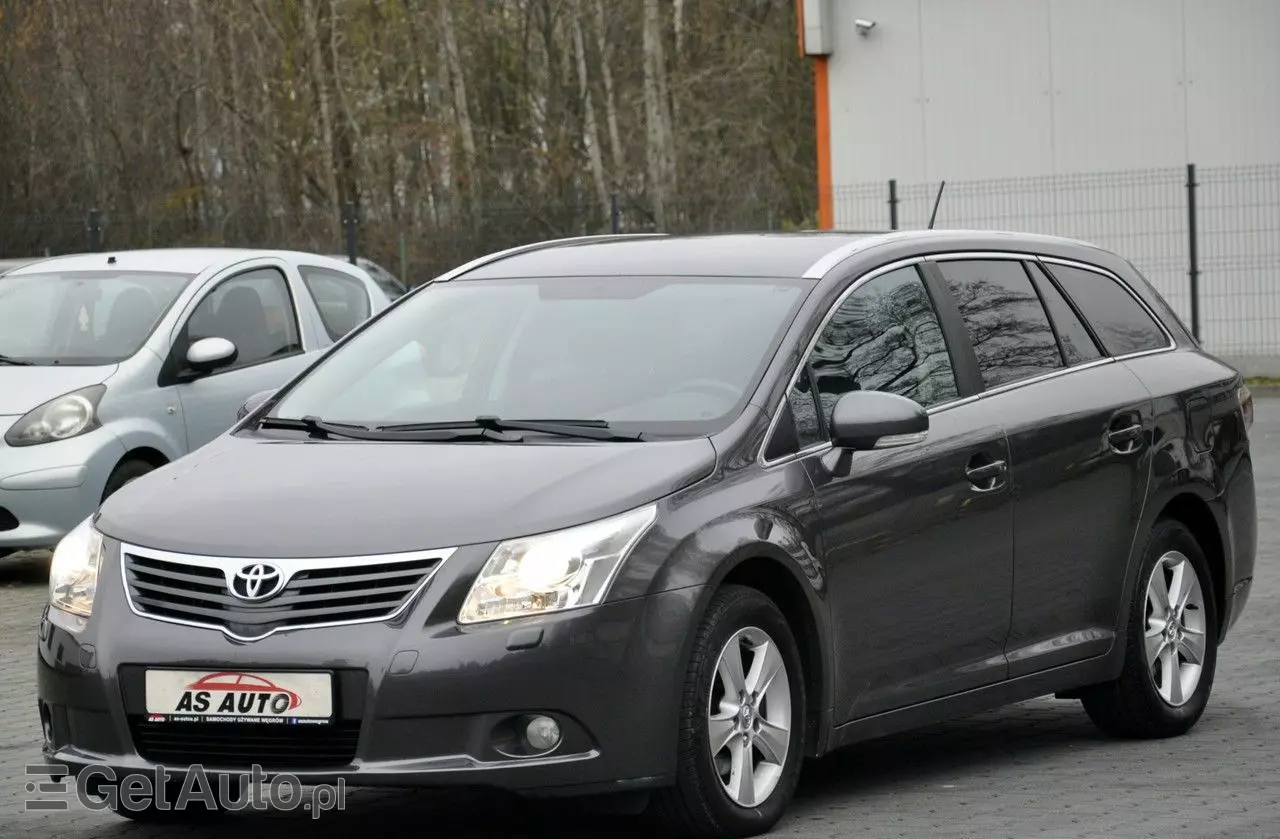TOYOTA Avensis Combi 1.6 Sol