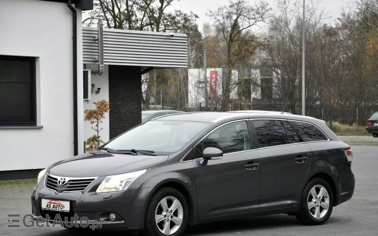 TOYOTA Avensis Combi 1.6 Sol