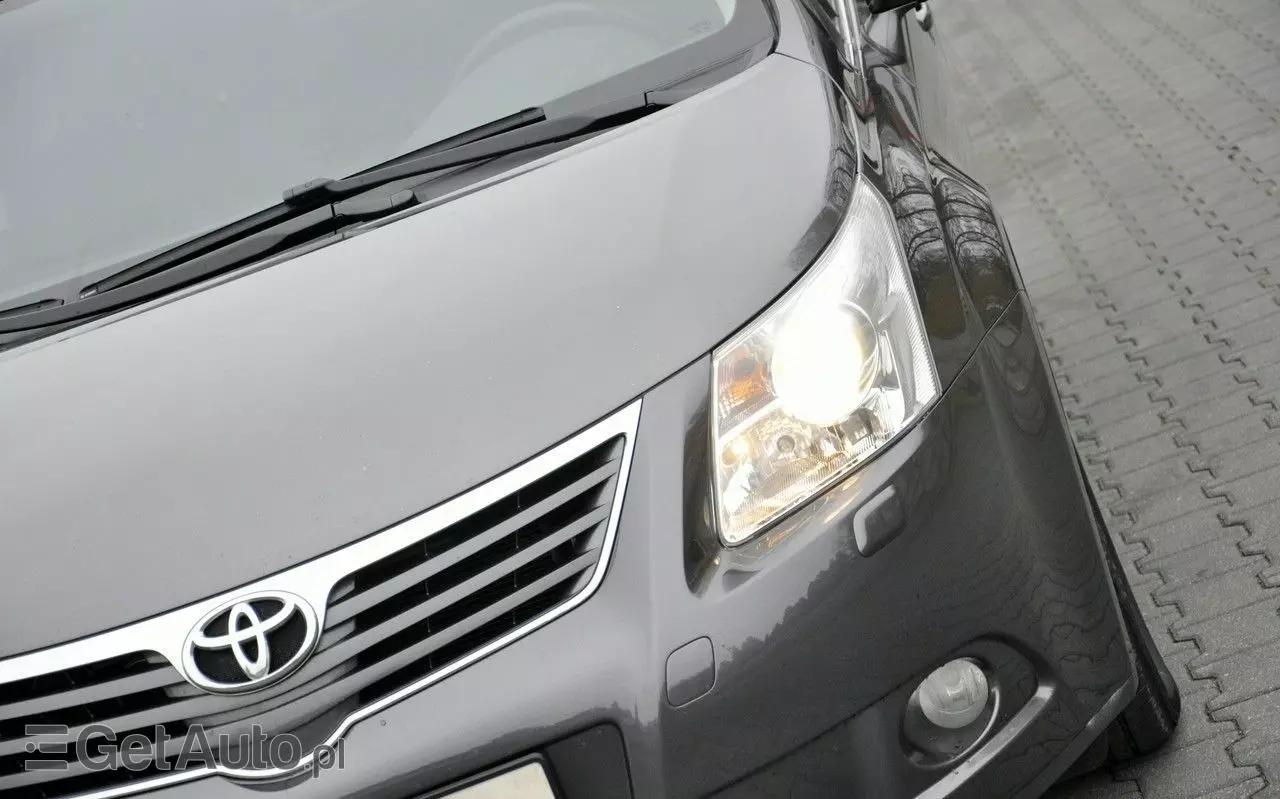 TOYOTA Avensis Combi 1.6 Sol