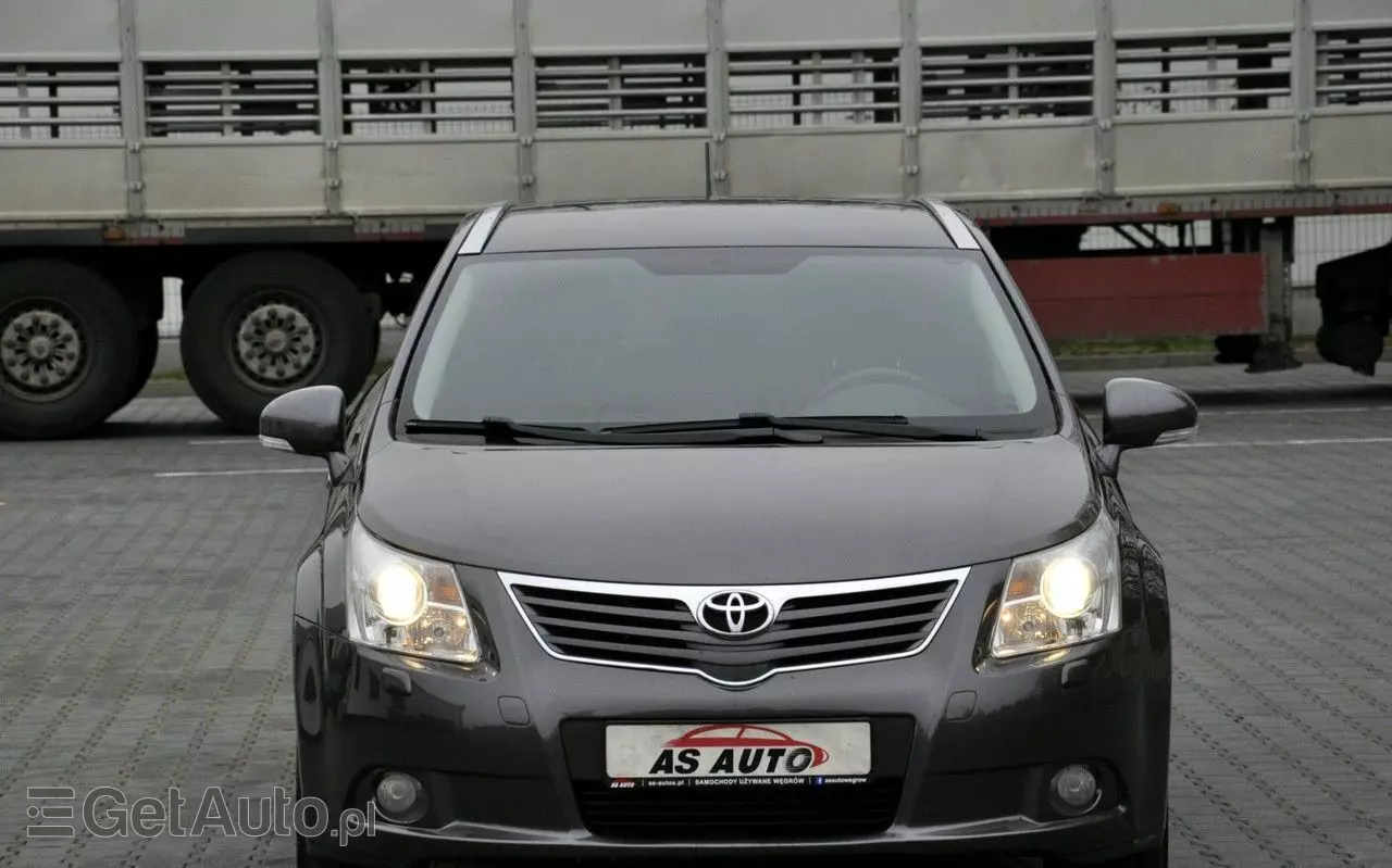 TOYOTA Avensis Combi 1.6 Sol