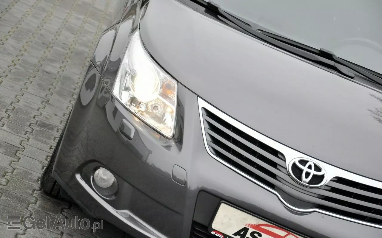 TOYOTA Avensis Combi 1.6 Sol