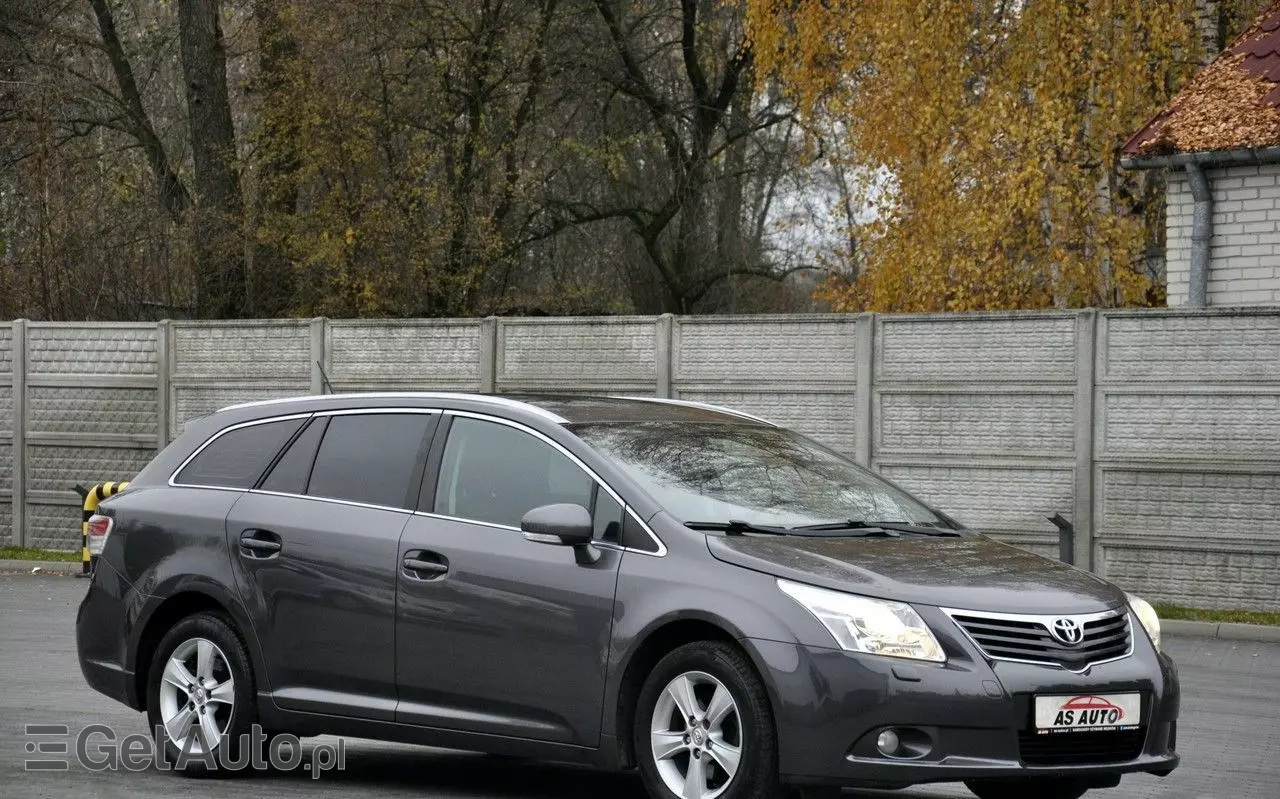 TOYOTA Avensis Combi 1.6 Sol