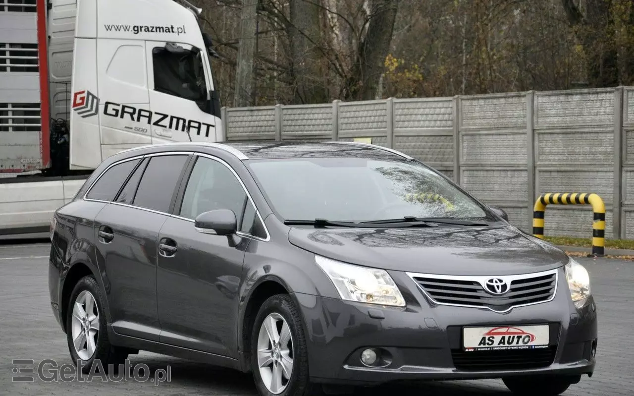 TOYOTA Avensis Combi 1.6 Sol