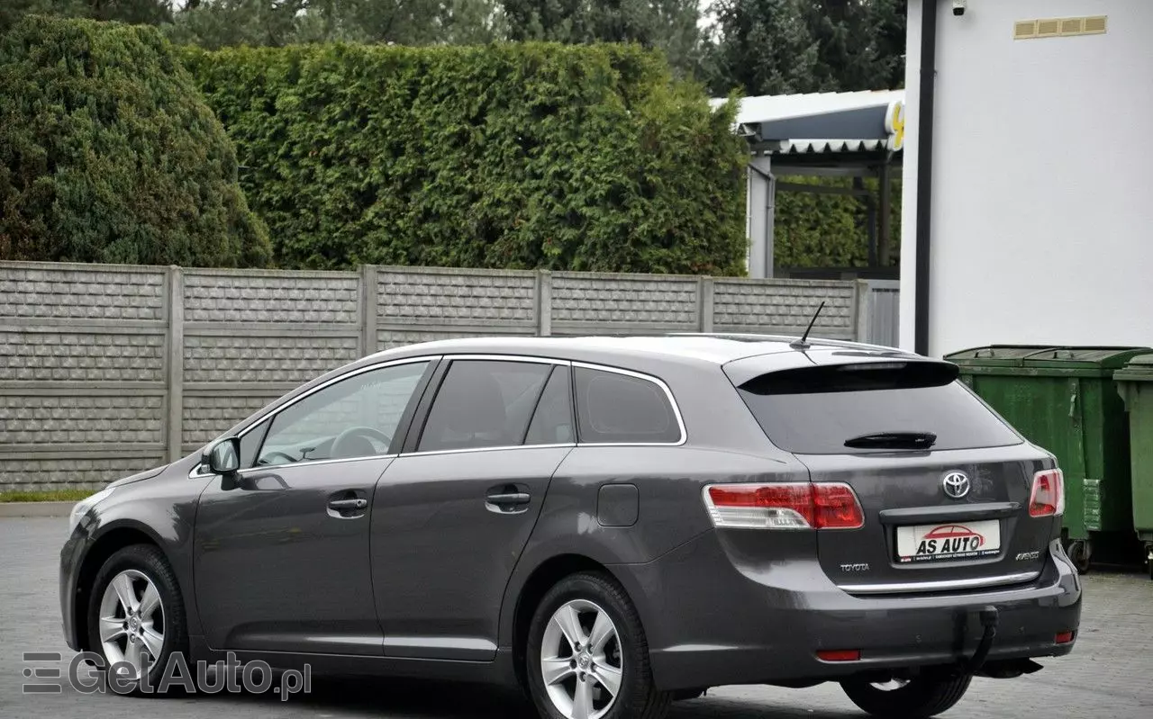 TOYOTA Avensis Combi 1.6 Sol