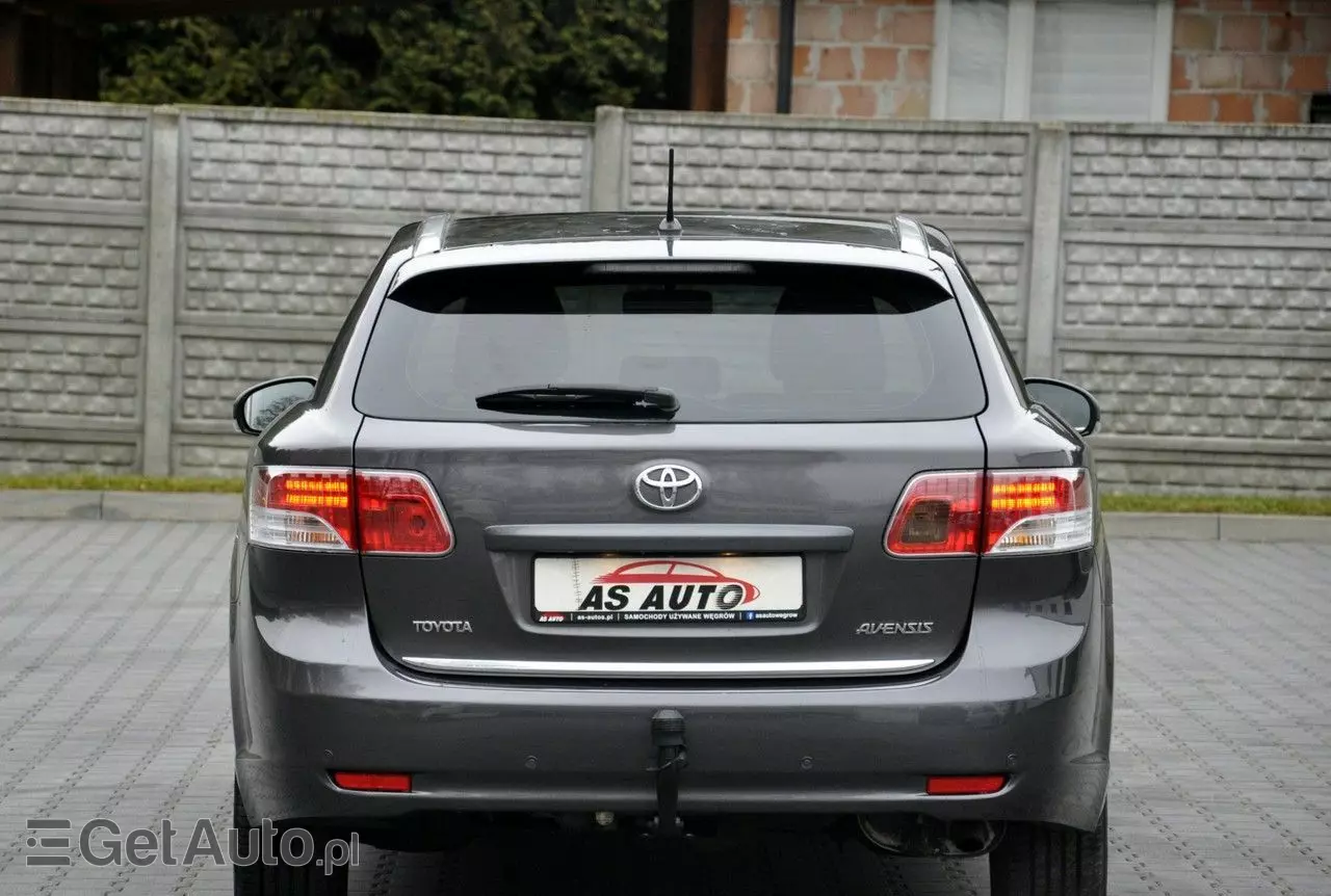 TOYOTA Avensis Combi 1.6 Sol