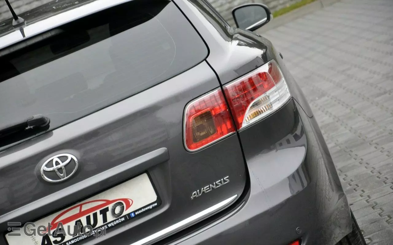 TOYOTA Avensis Combi 1.6 Sol