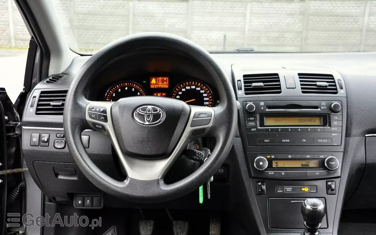 TOYOTA Avensis Combi 1.6 Sol