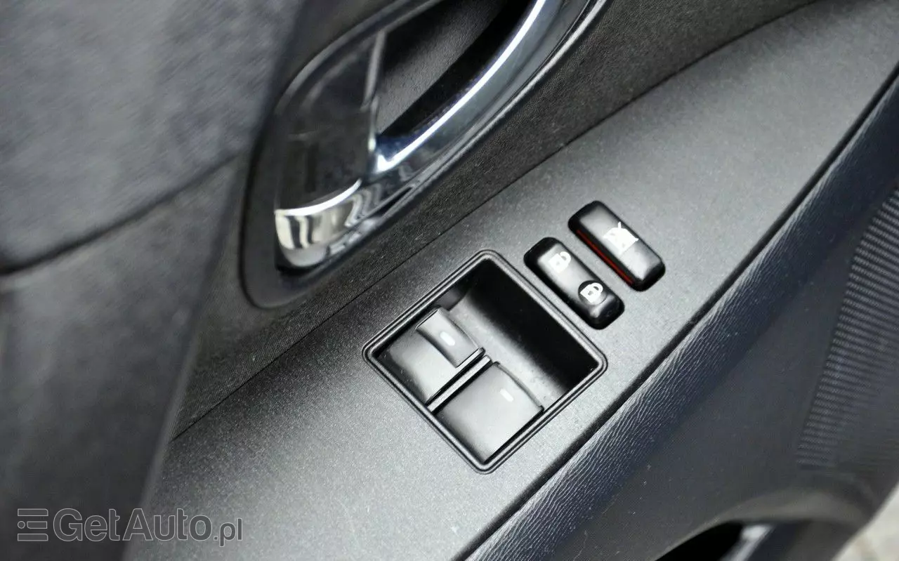 TOYOTA Avensis Combi 1.6 Sol