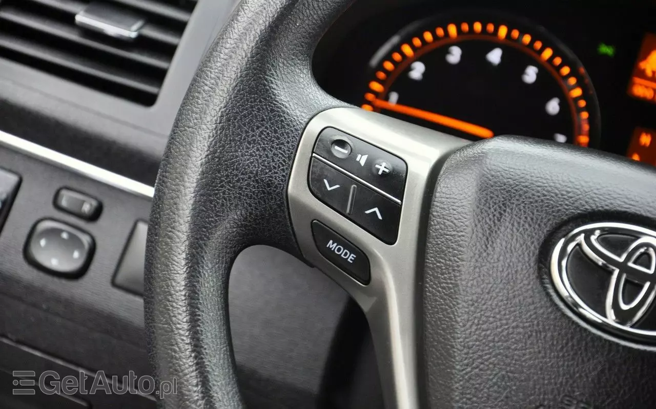 TOYOTA Avensis Combi 1.6 Sol