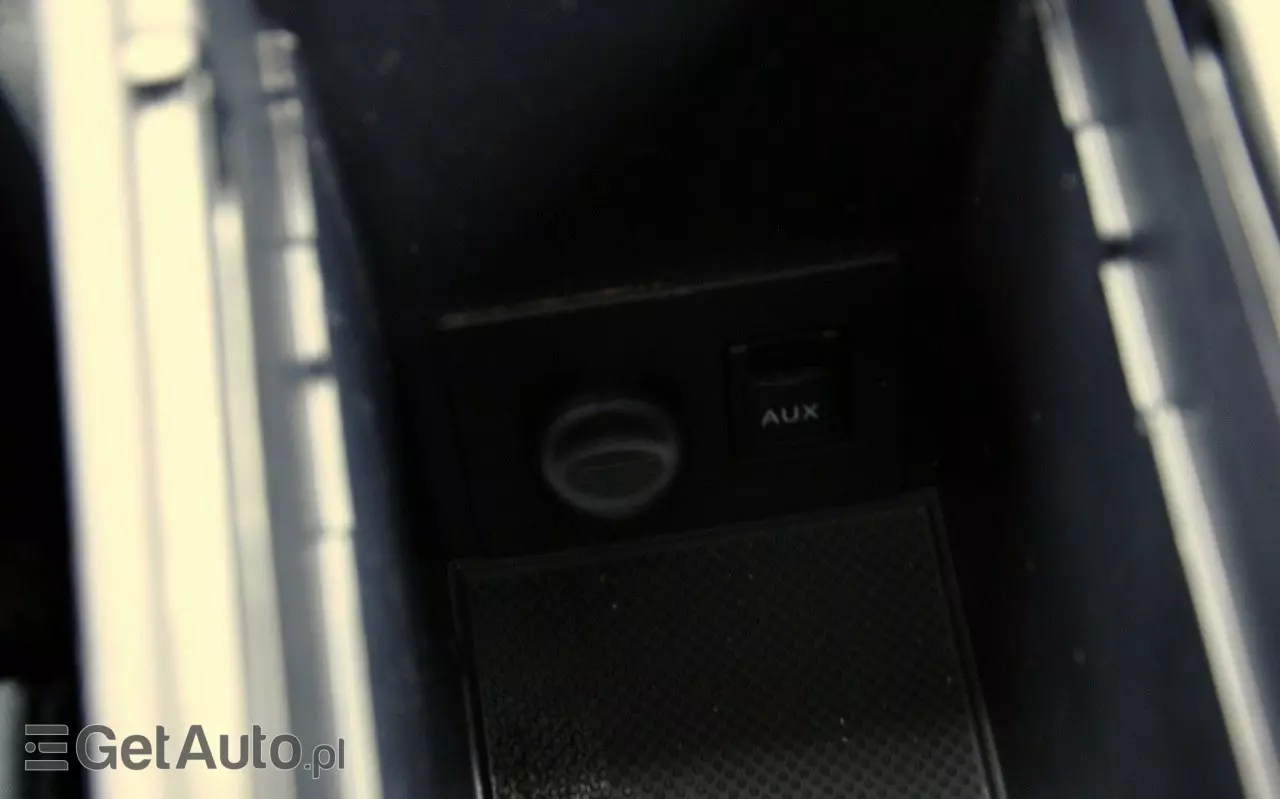 TOYOTA Avensis Combi 1.6 Sol