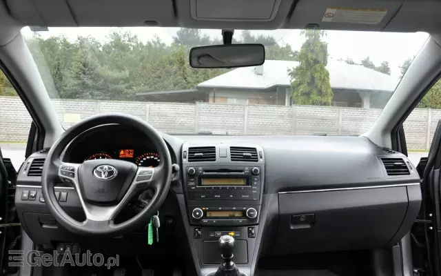 TOYOTA Avensis Combi 1.6 Sol