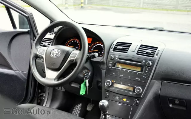 TOYOTA Avensis Combi 1.6 Sol