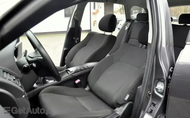 TOYOTA Avensis Combi 1.6 Sol