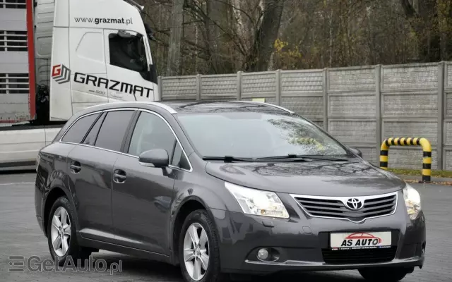 TOYOTA Avensis Combi 1.6 Sol