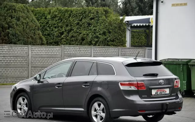 TOYOTA Avensis Combi 1.6 Sol