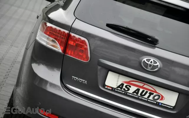 TOYOTA Avensis Combi 1.6 Sol