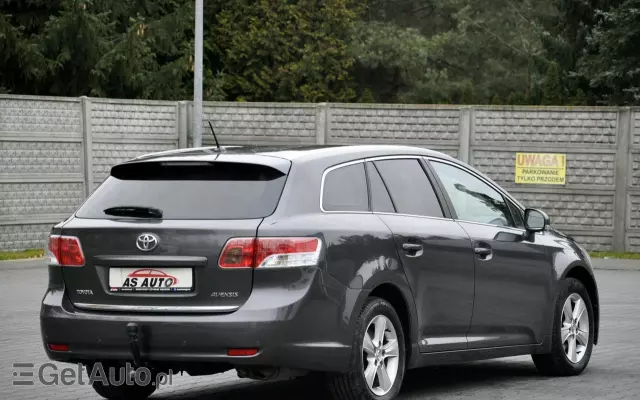 TOYOTA Avensis Combi 1.6 Sol