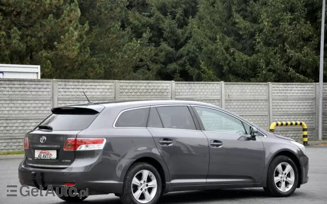 TOYOTA Avensis Combi 1.6 Sol