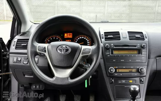 TOYOTA Avensis Combi 1.6 Sol