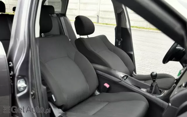 TOYOTA Avensis Combi 1.6 Sol