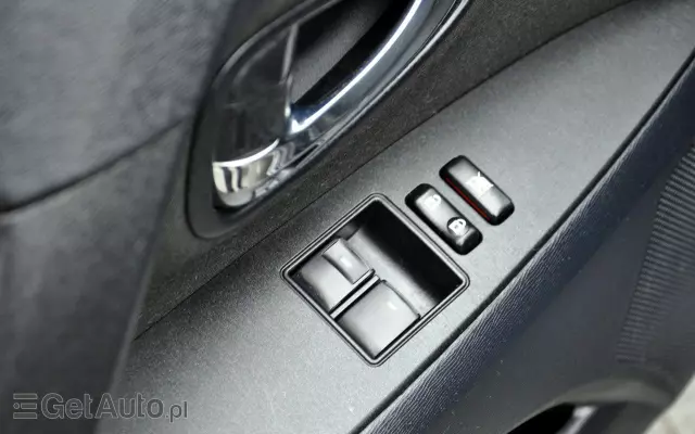 TOYOTA Avensis Combi 1.6 Sol