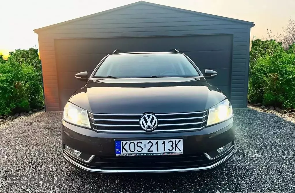 VOLKSWAGEN Passat 