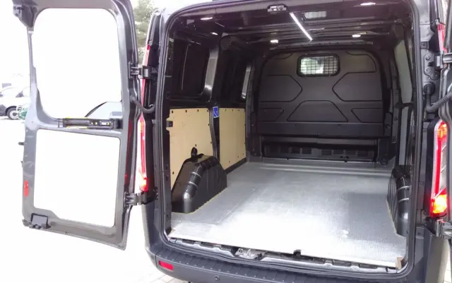 FORD Transit Custom 2.0 Ecoblue 130 KM Automat L1H1 Klima 