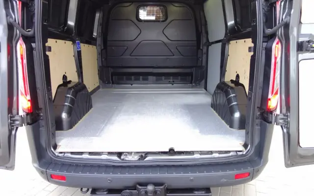 FORD Transit Custom 2.0 Ecoblue 130 KM Automat L1H1 Klima 