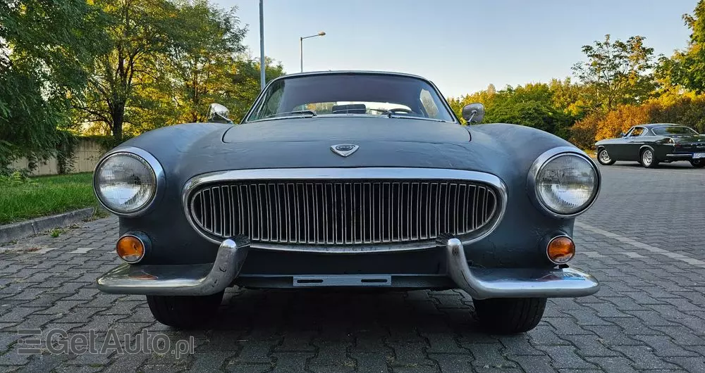 VOLVO P1800 