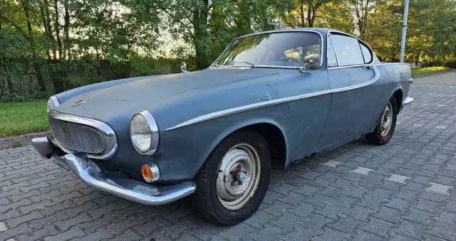 VOLVO P1800 