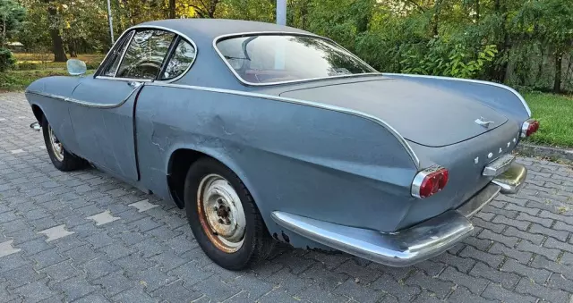 VOLVO P1800 