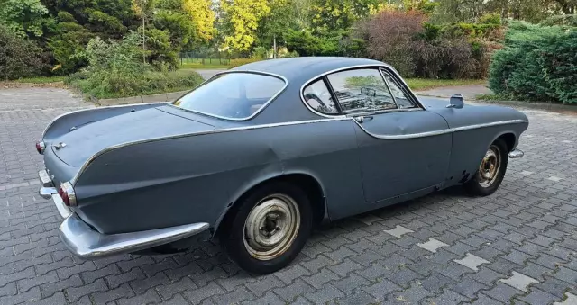 VOLVO P1800 
