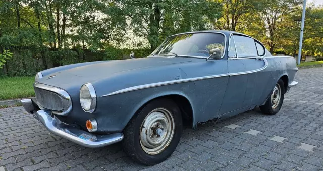 VOLVO P1800 