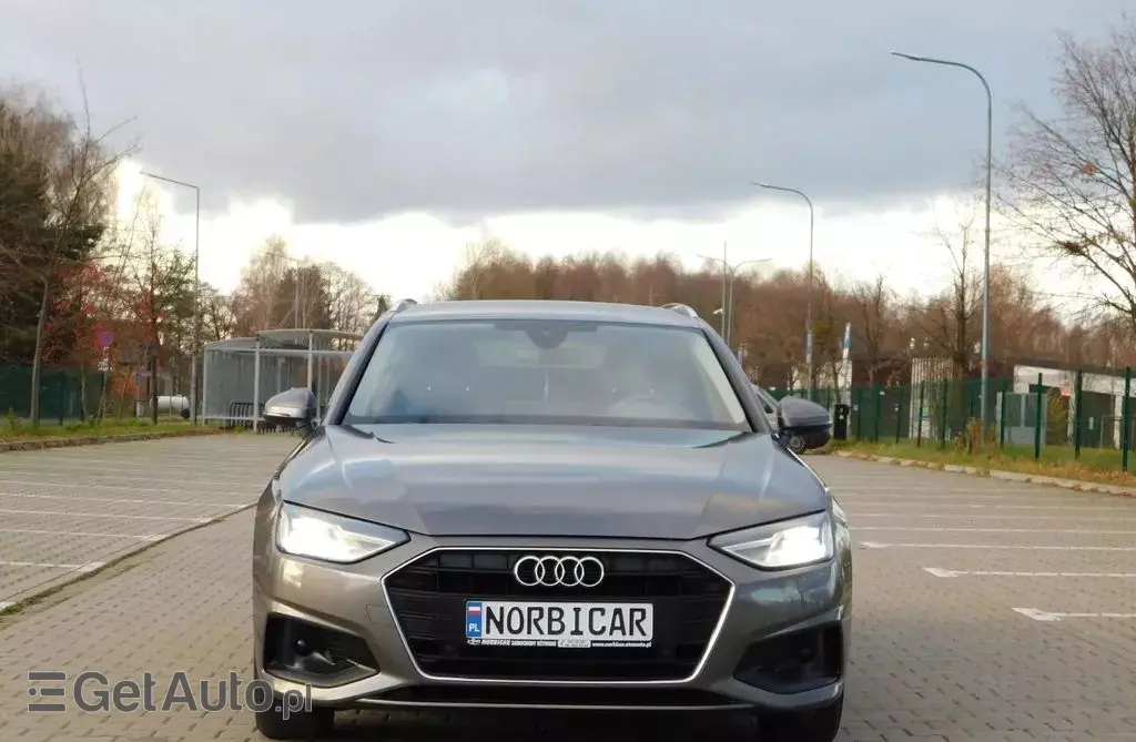 AUDI A4 