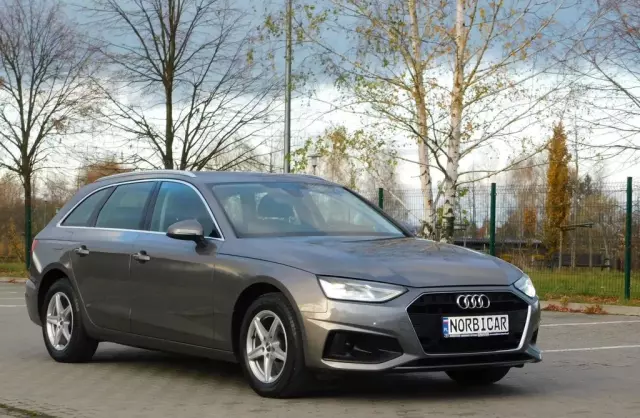 AUDI A4 