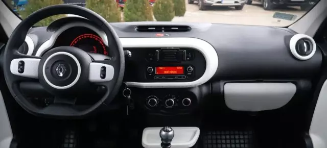 RENAULT Twingo 