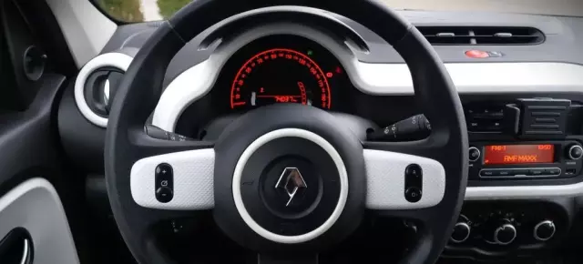 RENAULT Twingo 