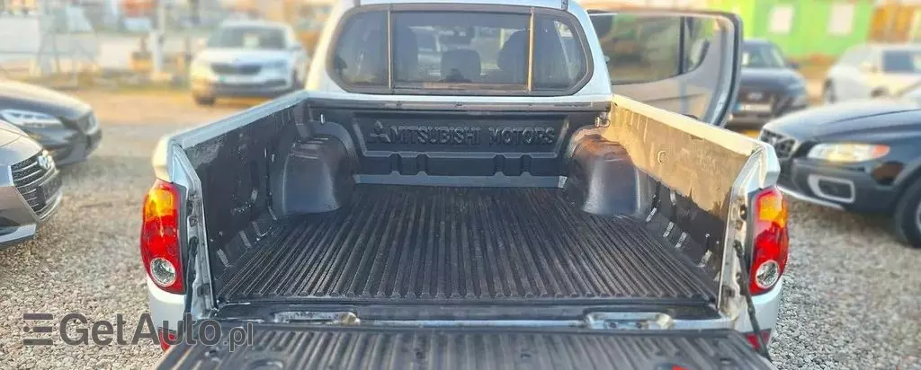 MITSUBISHI L 200 