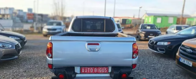 MITSUBISHI L 200 