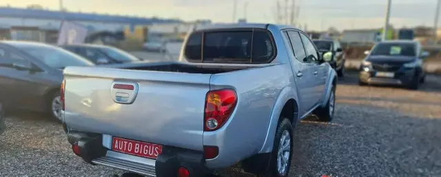 MITSUBISHI L 200 